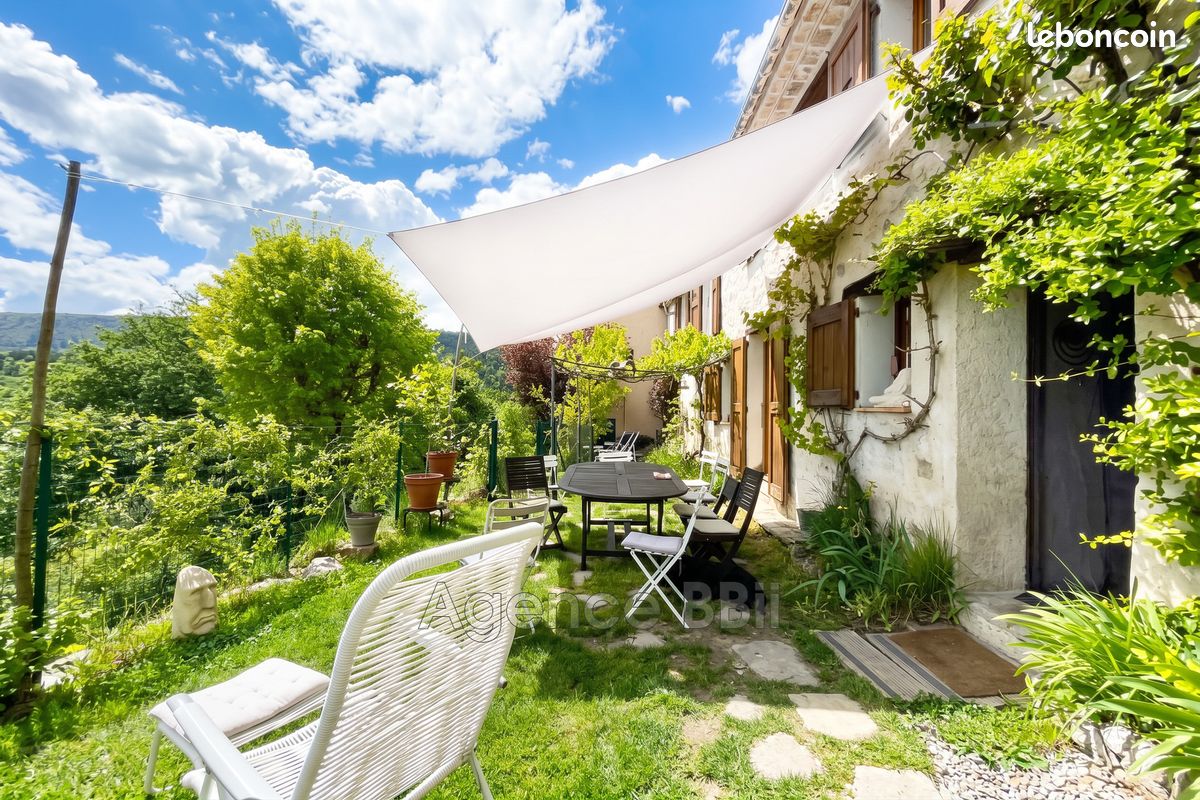 Maison 7 pièces 140 m² · à Amirat · 140 m² · 325 000 €