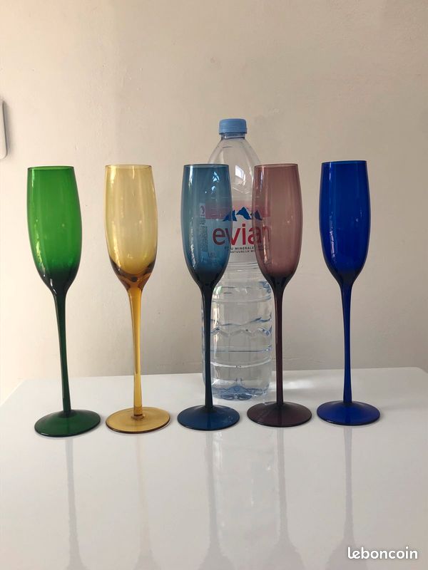 Cinq 5 grands verres couleur (image 4)