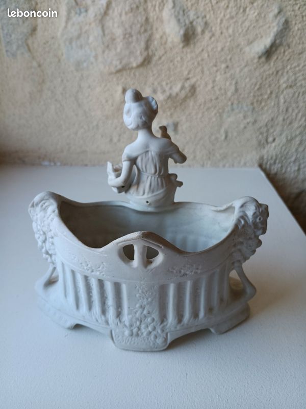 Bouquetière/ sculpture pot en biscuit (image 4)