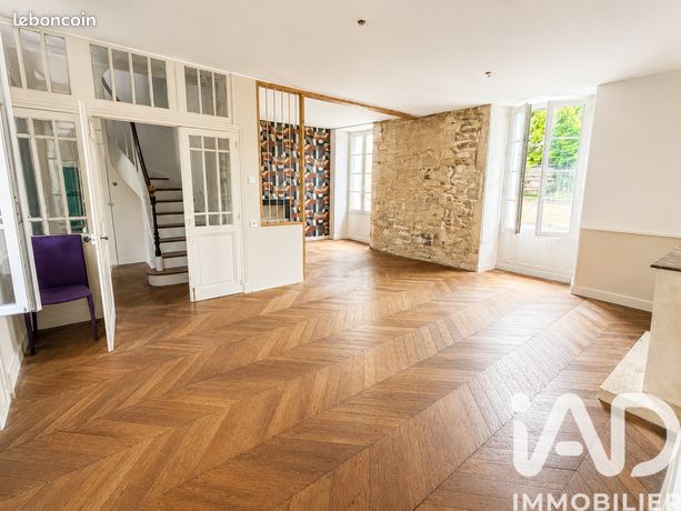 Propriété 7 pièces 216 m²