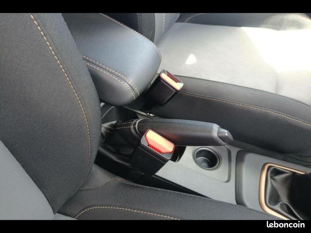 Dacia Duster 1.3 TCe 130ch FAP Extreme 4x2 (image 18)