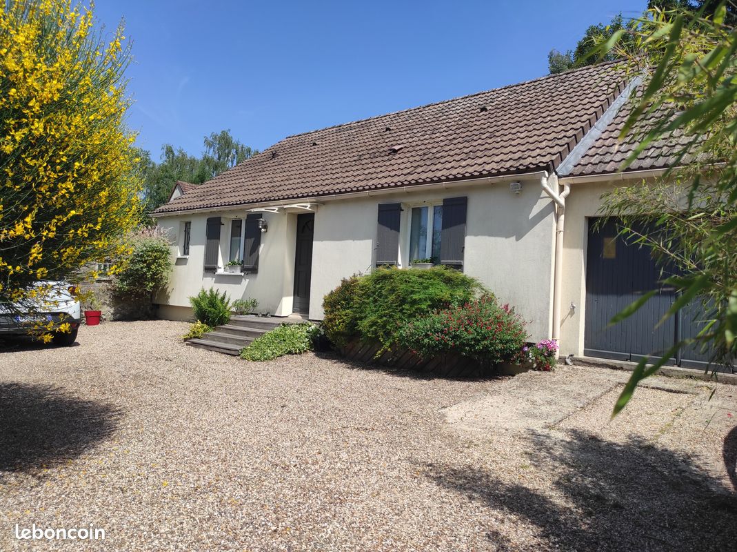 Maison 6 pièces 104 m² · à Jouars-Pontchartrain · 104 m² · 410 000 €
