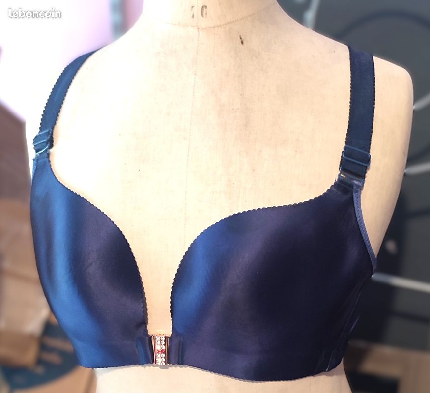 Soutien-gorge bleu dentelle dorsale en forme de papillon. Taille 100C (image 6)
