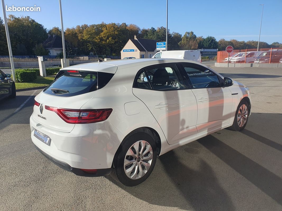 Renault MEGANE IV STE 1.5 BLUE DCI 95CH AIR NAV 117G (image 5)