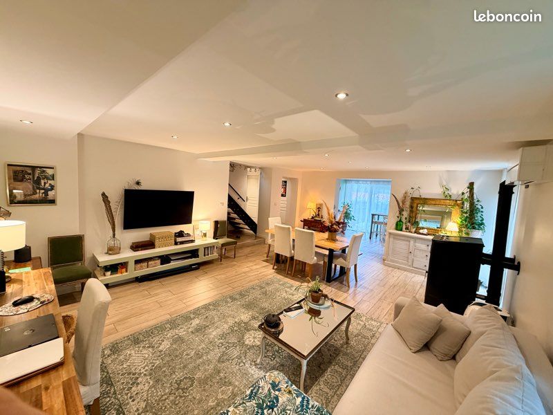 Maison 5 pièces 150 m² · à Saint-Cernin-de-Larche · 150 m² · 265 000 €