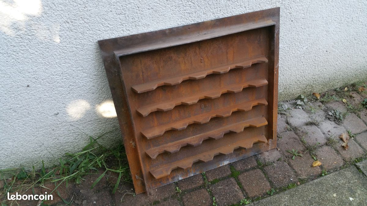 Plaque en fonte decorée (image 3)
