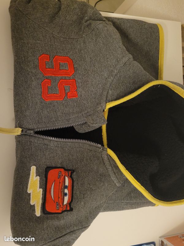 Veste cars 7/8 ans (image 2)