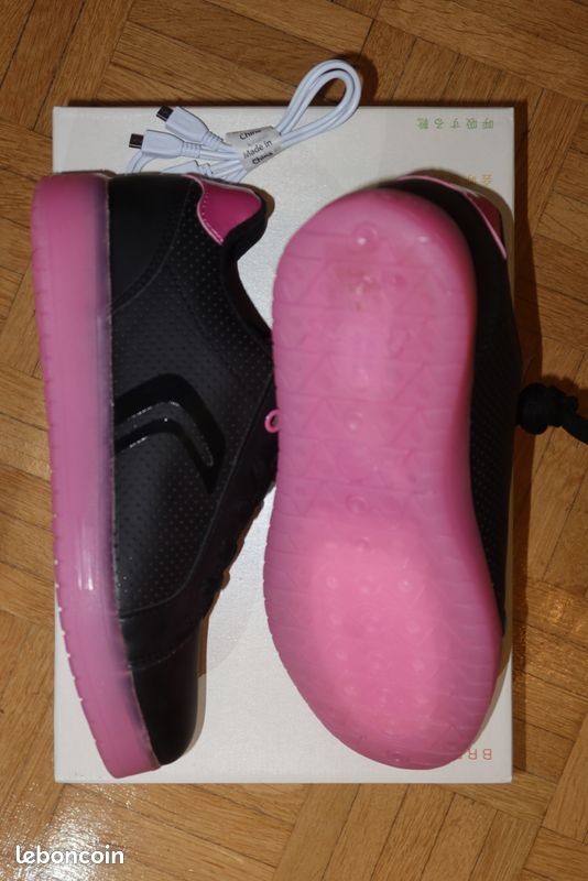 NEUF dans boite avec étiquette sneakers Kommodor GEOX taille 37