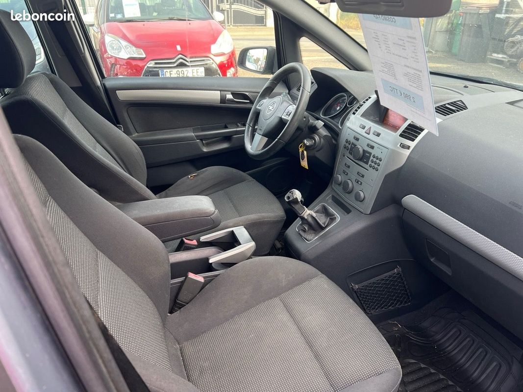 Opel ZAFIRA 1.9 CDTI120 COSMO 7 PLACES (image 7)