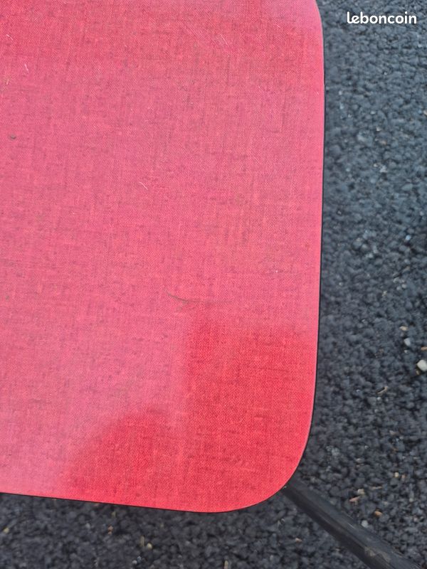 Lot de 4 anciennes chaises en formica rouge (image 5)