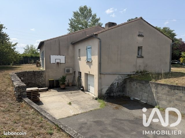 Maison 7 pièces 130 m² · à Barbezieux-Saint-Hilaire · 130 m² · 235 000 €