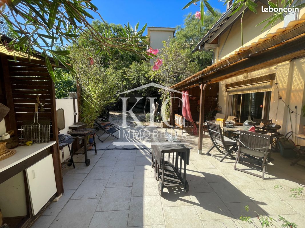 Maison 10 pièces 295 m² · à Carcassonne · 295 m² · 299 000 €