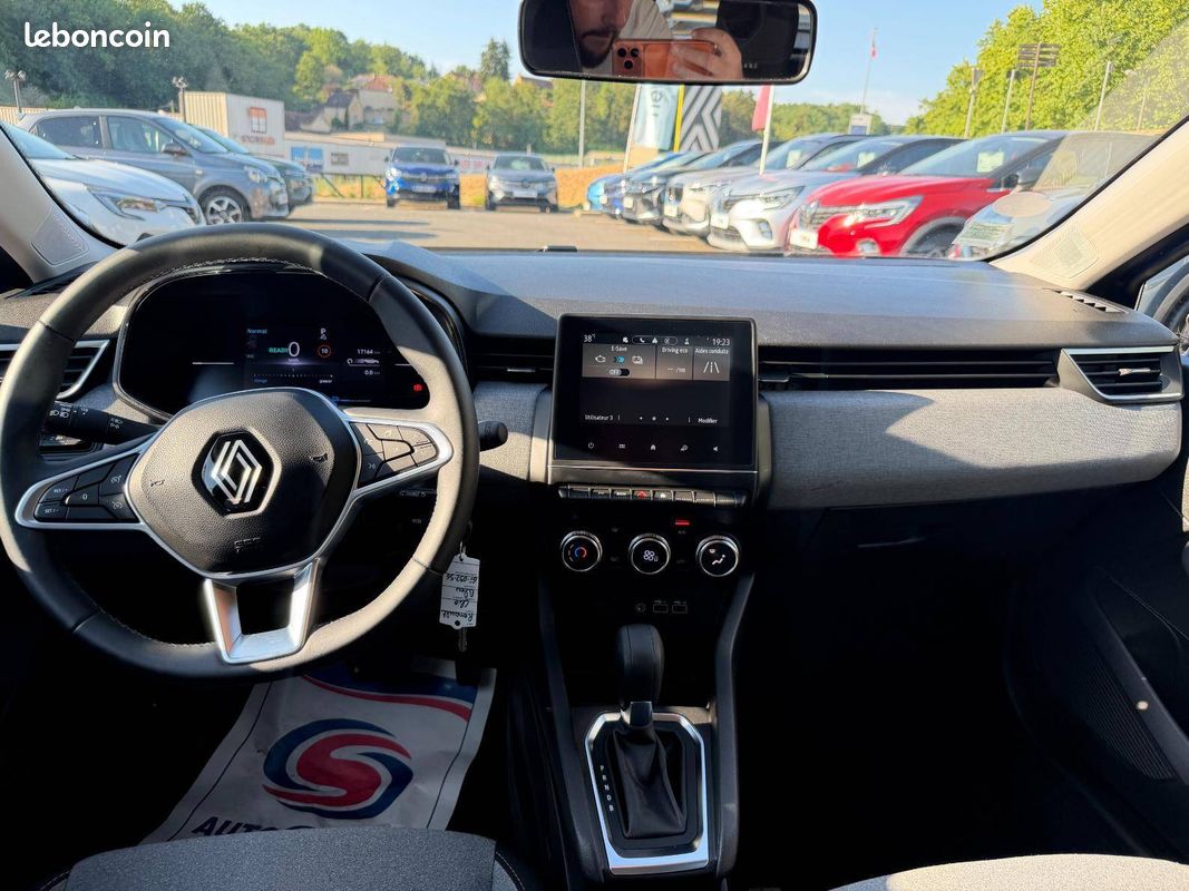 RENAULT Clio E-Tech full hybrid 145 Evolution (image 13)
