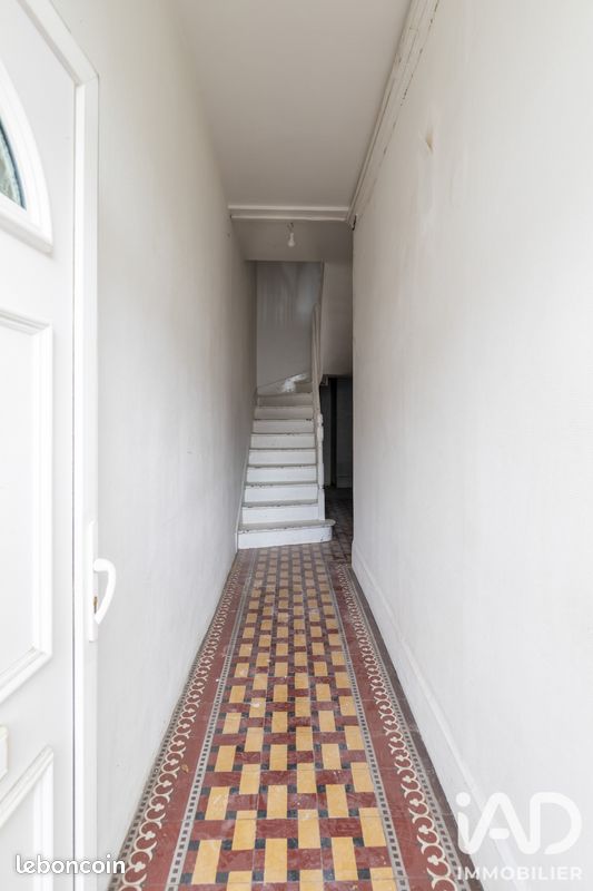 Immeuble 180 m² · à Cholet · 180 m² · 231 000 €