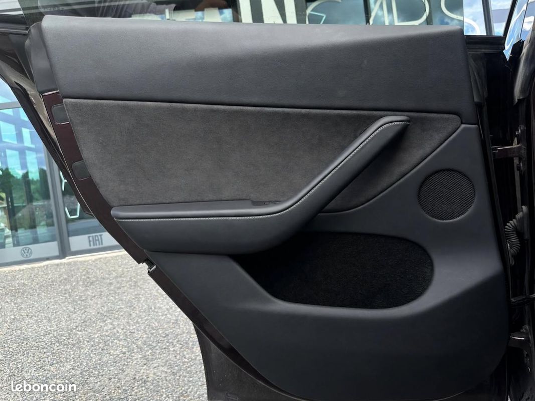 TESLA MODEL Y AWD Performance PH1 - GARANTIE CONSTRUCTEUR (image 28)