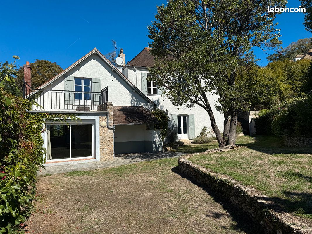 Maison 7 pièces 165 m² · à Neauphle-le-Château · 165 m² · 699 000 €