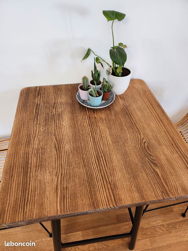 Table de bar design en bois Miliboo + chaises (image 2)