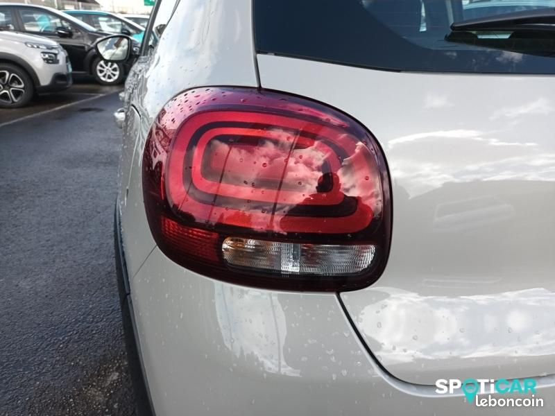 Citroen C3 1.2 PureTech 83ch S&S Feel 122-123g (image 17)