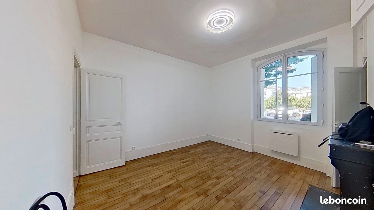 Appartement 1 pièce 27 m² · à Le Bourget · 27 m² · 880 €