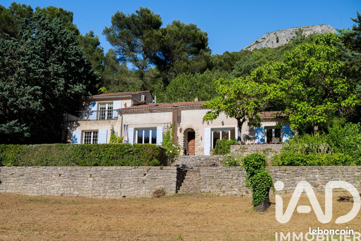 Maison 6 pièces 200 m² · à Fontaine-de-Vaucluse · 200 m² · 795 000 €