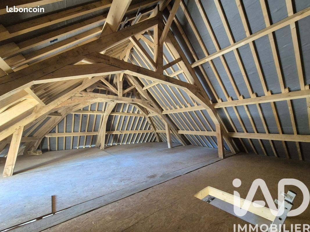 Maison 4 pièces 215 m² · à Seignelay · 215 m² · 94 000 €