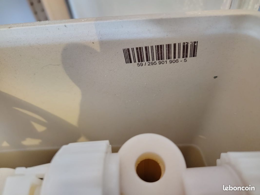 Vend un ensemble WC Blanc Villeroy & Boch, fonctionnel et en très bon état (image 7)