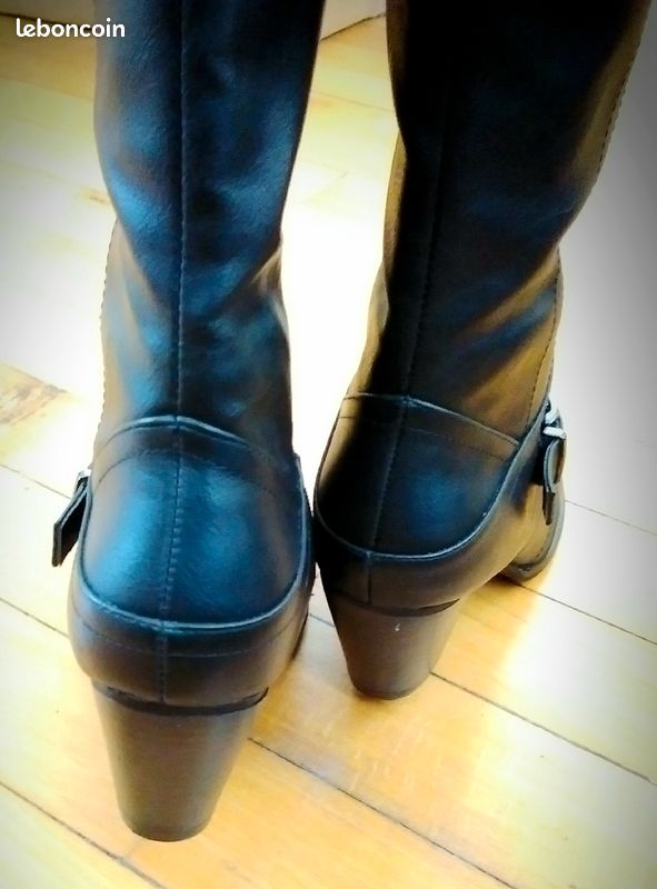Bottes hautes en similicuir. Neuves T.37 (image 2)