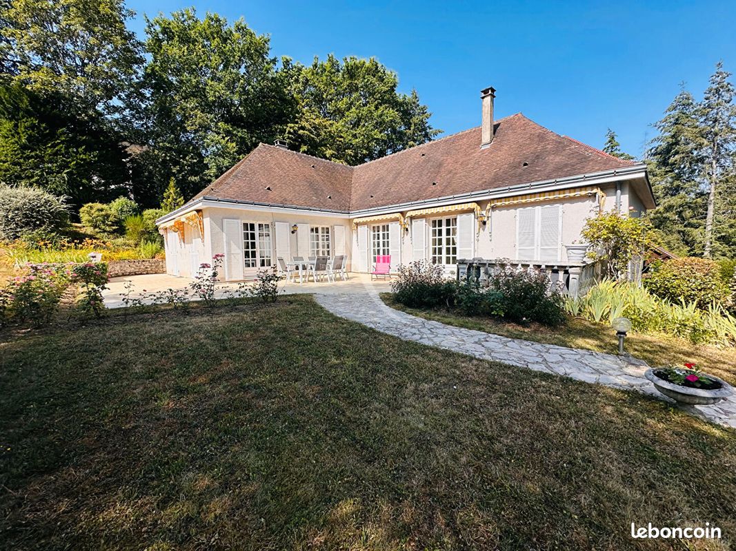 Maison 9 pièces 253 m² · à Blois · 253 m² · 490 000 €