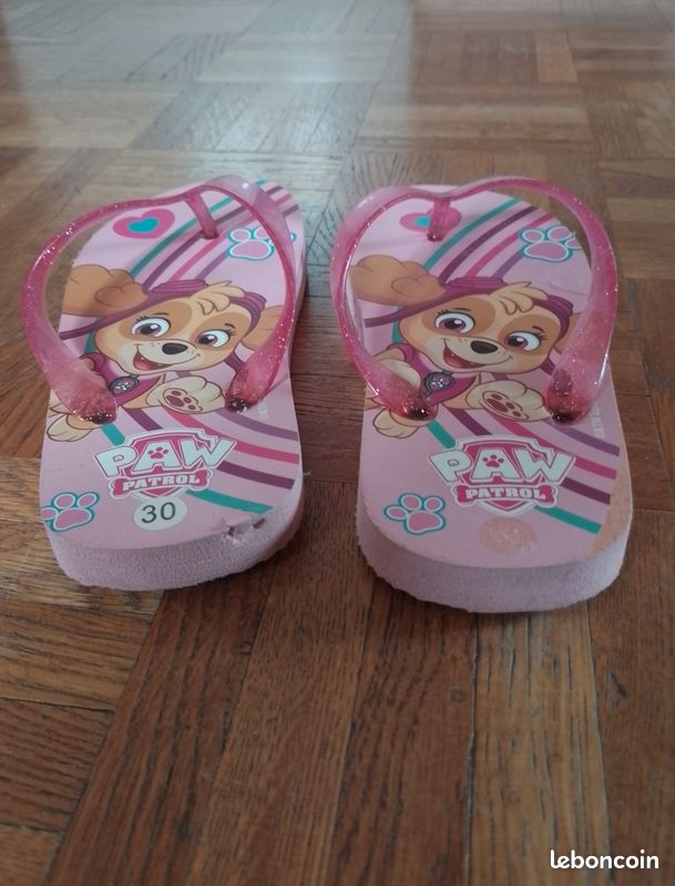 Claquettes tongs sandales fille T30 Chaussures