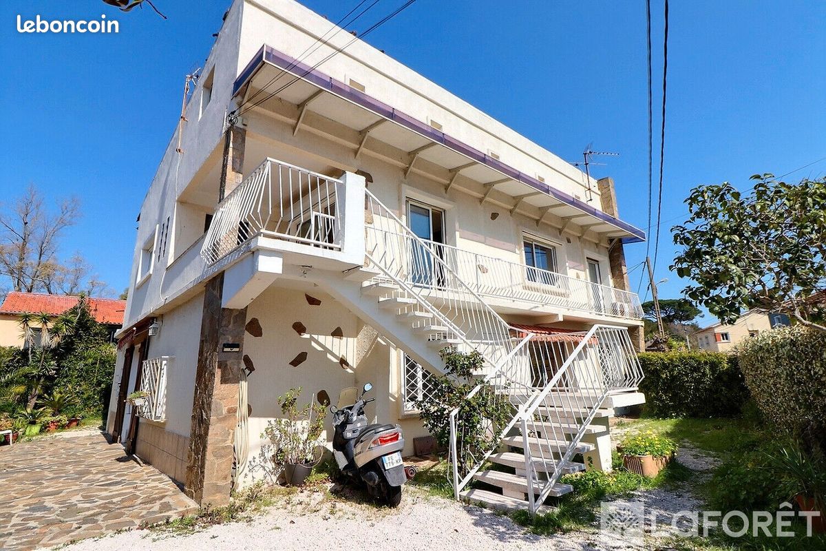 Maison 11 pièces 237 m² · à Hyères · 237 m² · 748 800 €
