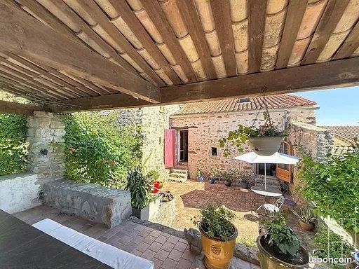 Maison 8 pièces 210 m² · à Aubenas · 210 m² · 441 000 €