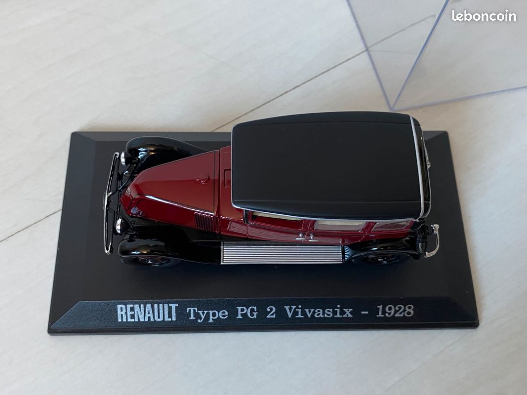 Modèle Réduit Renault Juvaquatre Coupé 1941 Bordeaux 1/43 - Universal Hobbies - Occasion Très Bon État