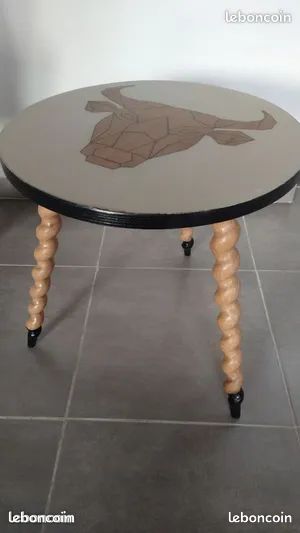 Table (image 1)