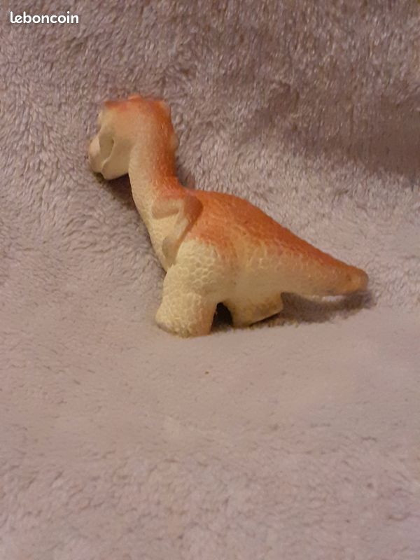 Dinosaure qui grandi dans l'eau (image 2)