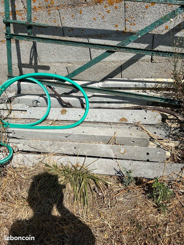 Poteaux en ciment (image 1)
