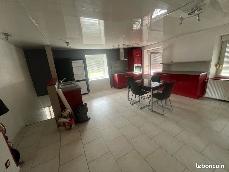 Appartement 3 pièces 95 m² · à Pont-de-Roide-Vermondans · 95 m² · 650 €/mois