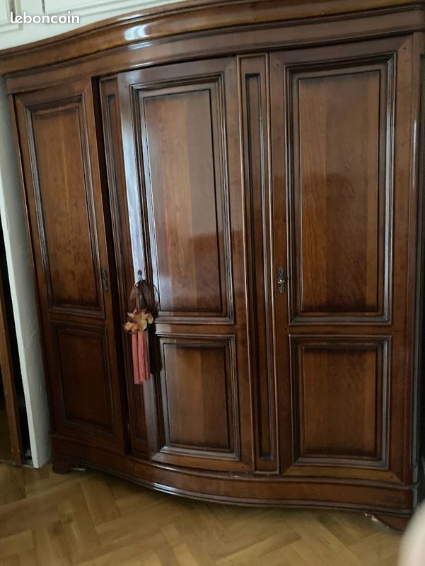 Armoire 3 portes merisier massif (image 1)