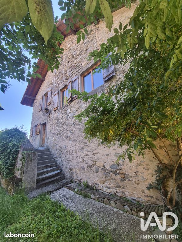 Maison 4 pièces 85 m² · à Bons-en-Chablais · 85 m² · 490 000 €