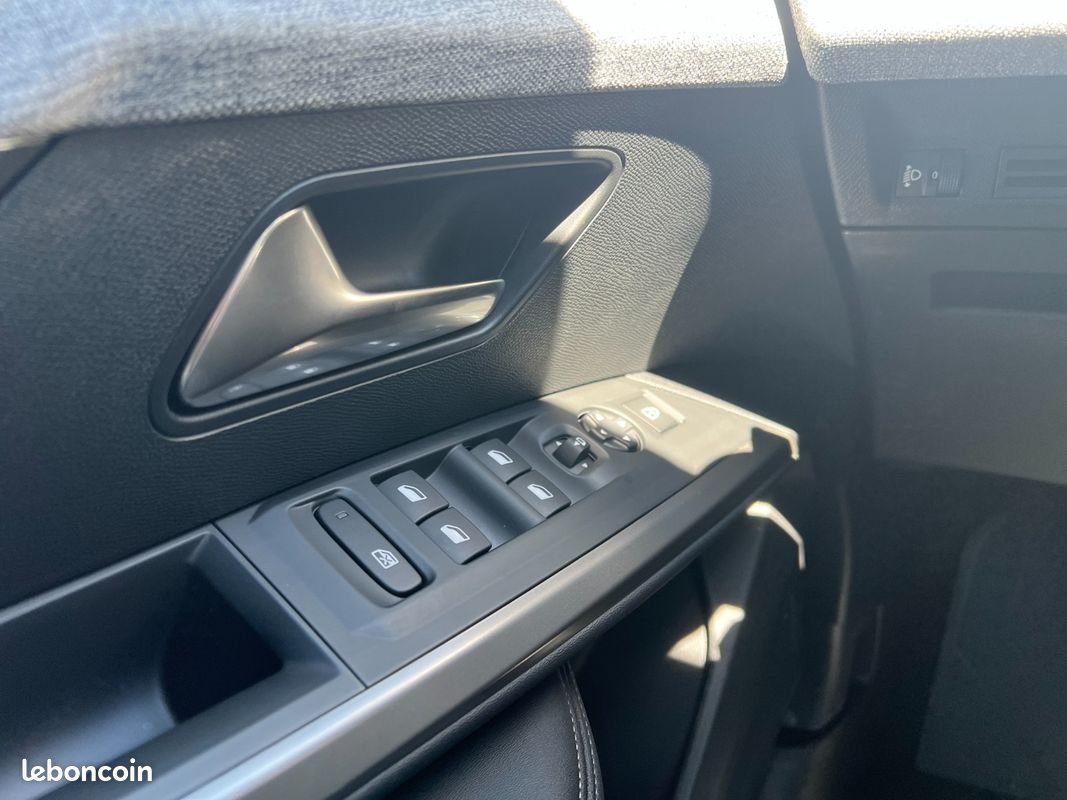 Peugeot 3008 1.2 hybrid 145 e-dcs6 allure (image 20)