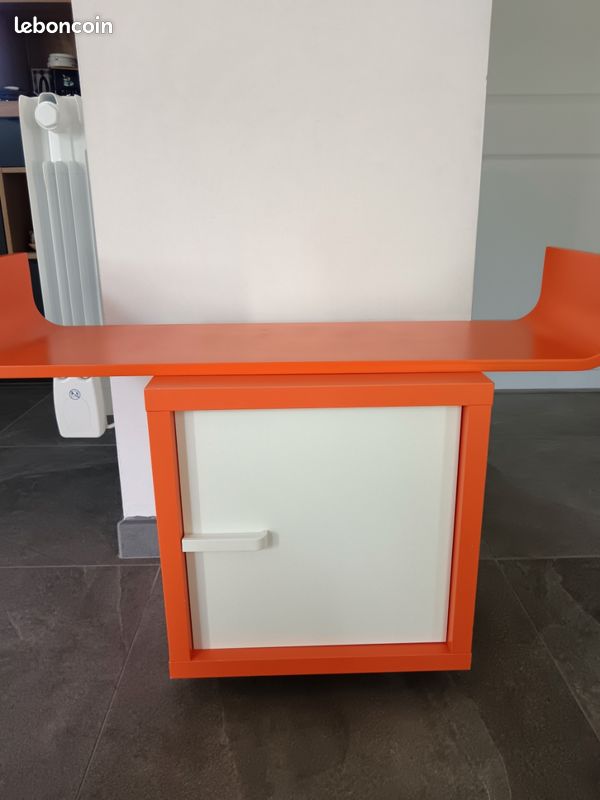 Table de chevet et étagère murale orange (image 5)