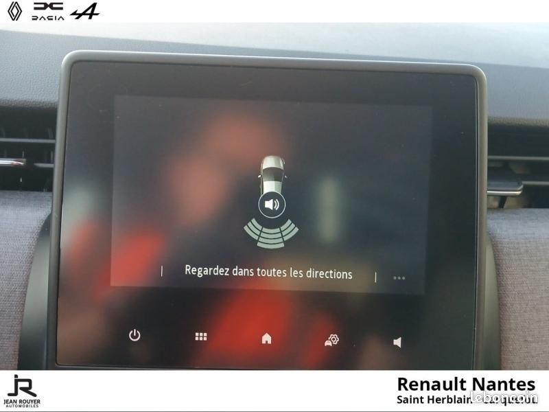 Renault Clio 1.6 E-Tech 145ch full hybrid Evolution (image 15)