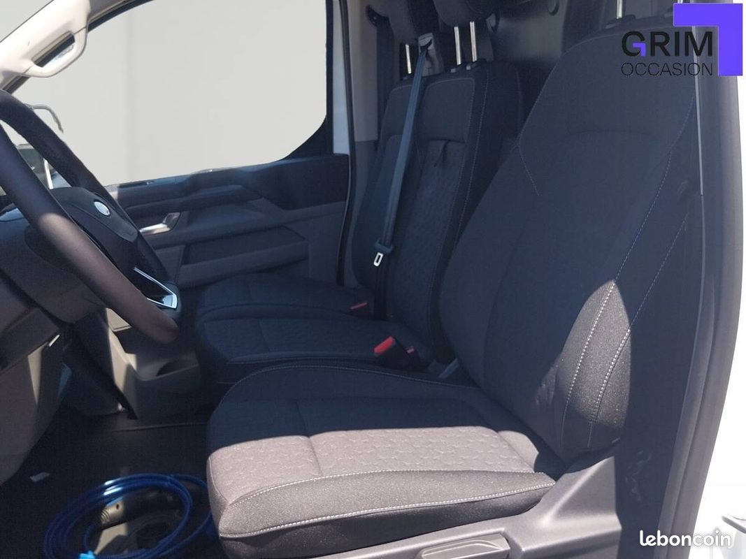 Ford transit custom fgn 320 l1h1 2.5 duratec 232 ch phev cvt limited (image 8)