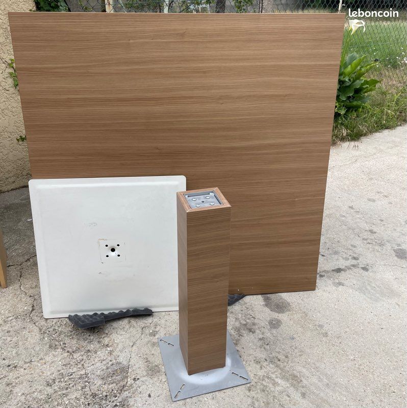 Table carrée (image 2)