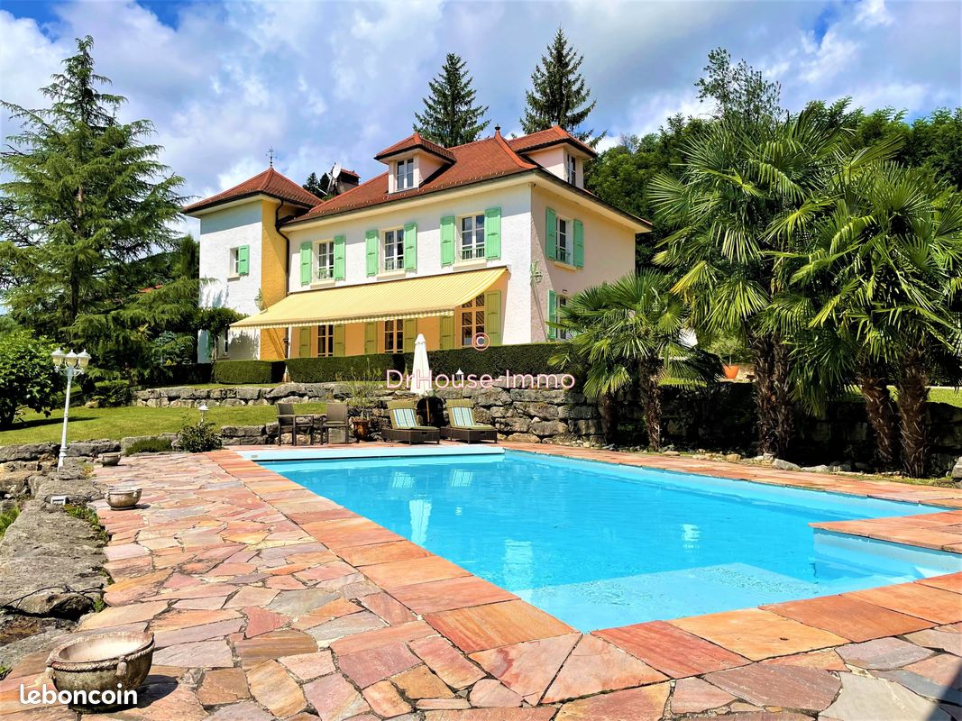 Maison 10 pièces 250 m² · à Colombe · 250 m² · 595 000 €