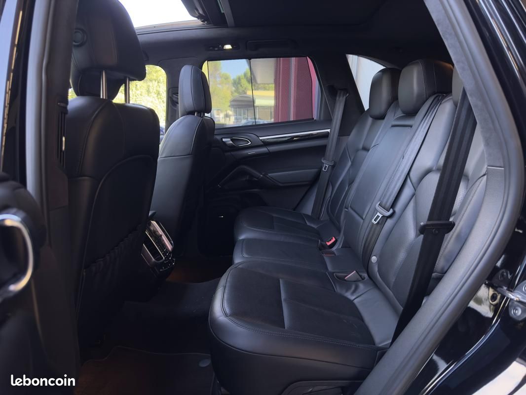 Porsche Cayenne II (958) S V8 400ch 2012 Entretien complet 3eme main (image 16)