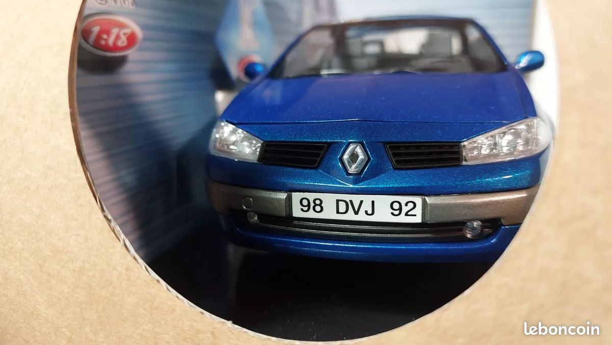 Solido 1:18 - Renault Megane CC Blue - réf 8152 - Collection