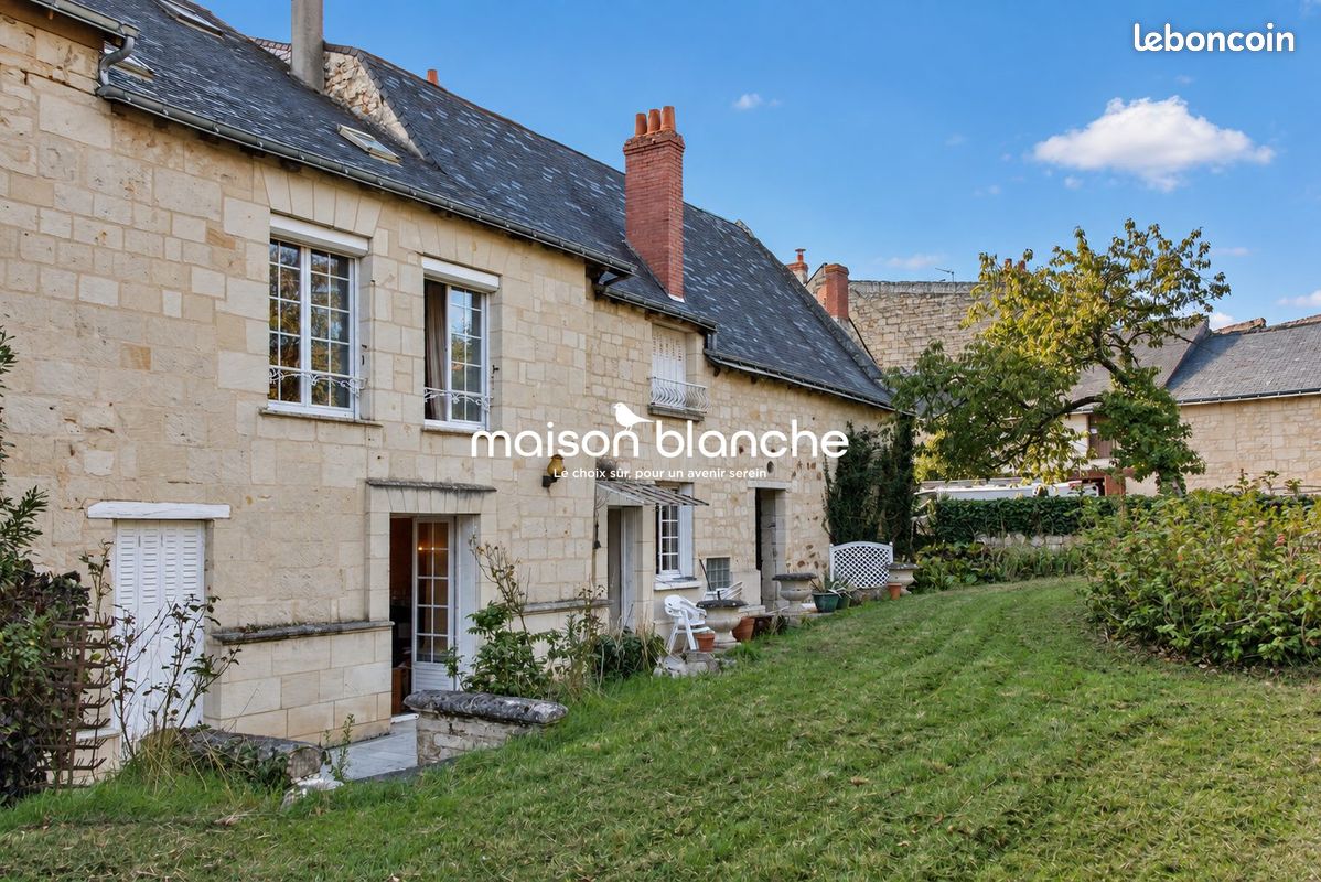 Maison 8 pièces 235 m² · à Fontevraud-l'Abbaye · 235 m² · 276 900 €