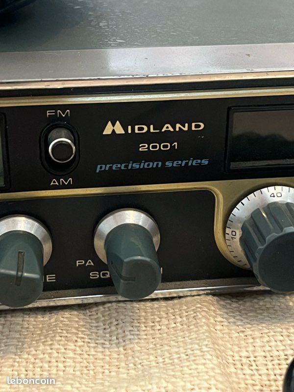 Station de Radio MIDLAND M-10 CB 27 AM-FM 40 CANAUX