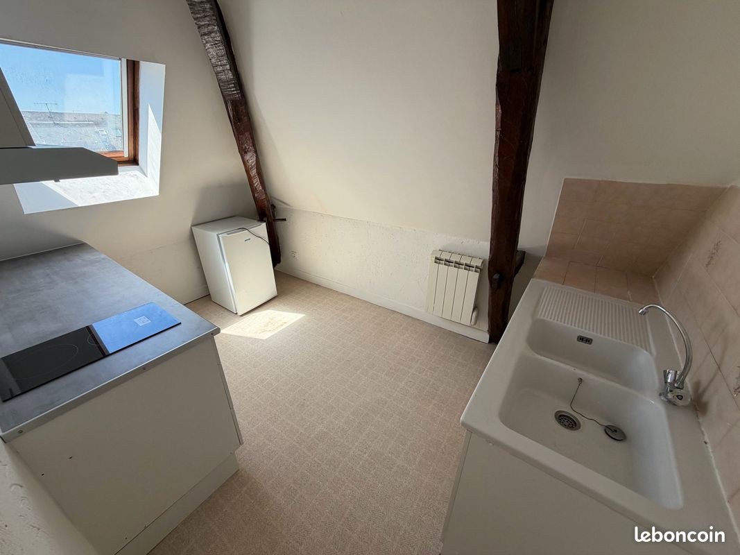 Appartement 1 pièce 17 m² · à Châtellerault · 17 m² · 370 €/mois