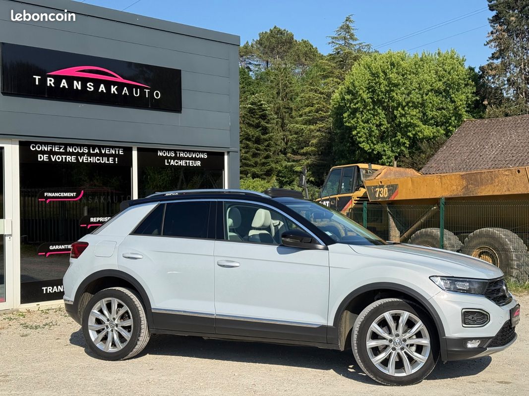 VOLKSWAGEN T-ROC 1.5 TSI 150 EVO Start/Stop DSG7 Carat Exclusive / Entretien Exclusif Volkswagen / Toit Ouvrant (image 2)